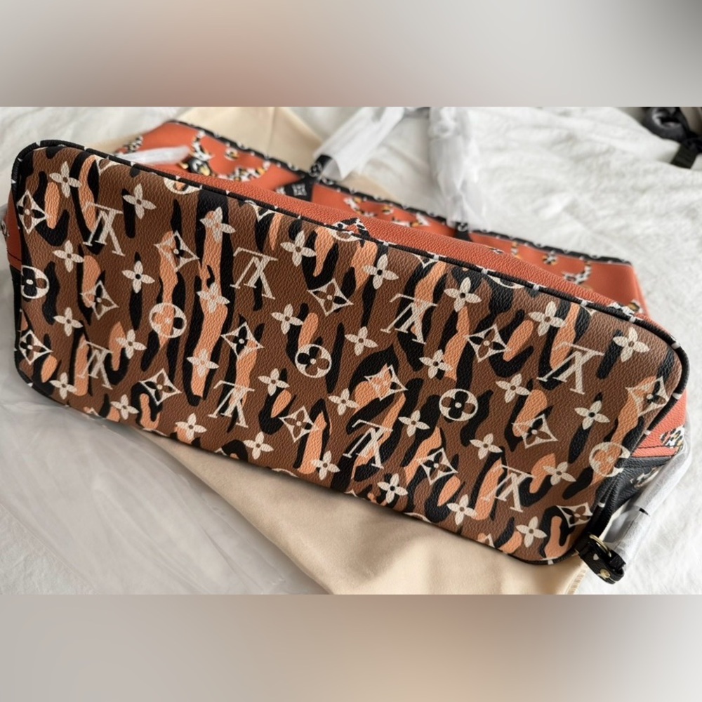 👑✅PRICE FIRM✅ Stylish Jungle Print Large Tote Bag. Brand new! - Picture 4 of 16